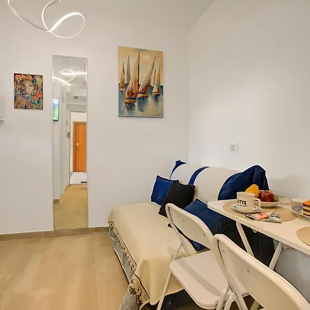 Jolie Sur La - Petit - Happy