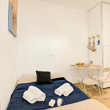 Apartment Jolie Sur La - Petit With Shared Pool - Happy