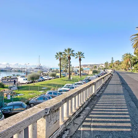 Jolie Sur La - Petit - Happy דירה *