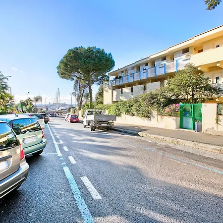 Apartment Jolie Sur La - Petit With Shared Pool - Happy