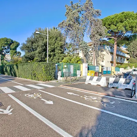 Jolie Sur La - Petit With Shared Pool - Happy Apartment *